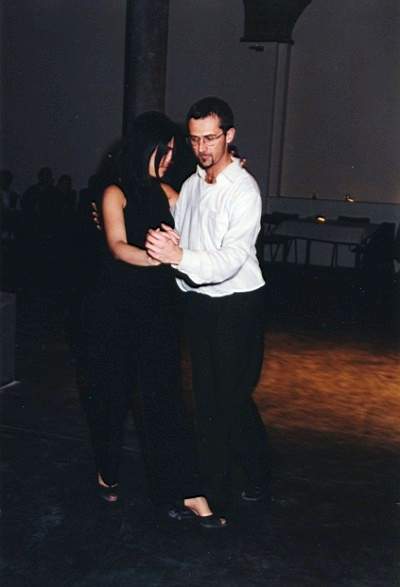 tango_23mar02_a06.jpg (15294 byte)