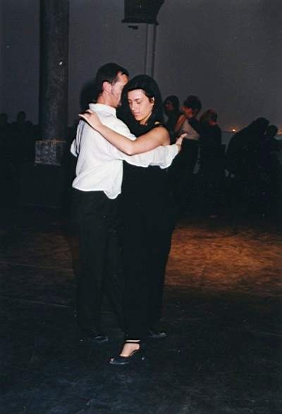 tango_23mar02_a07.jpg (16370 byte)