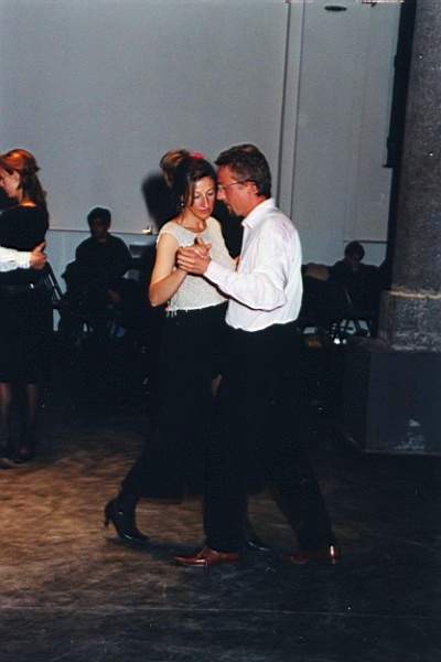 tango_23mar02_a09.jpg (20687 byte)