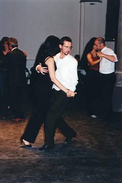 tango_23mar02_a12.jpg (22022 byte)