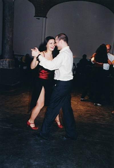 tango_23mar02_a13.jpg (19509 byte)