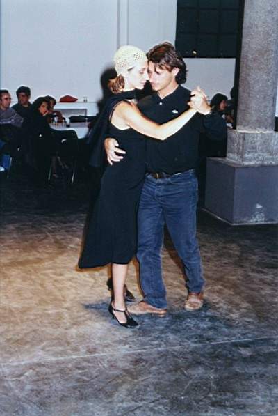 tango_23mar02_a16.jpg (30936 byte)