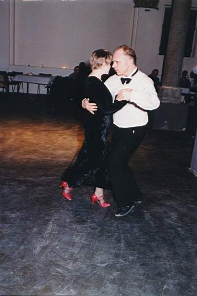 tango_23mar02_a20.jpg (26684 byte)