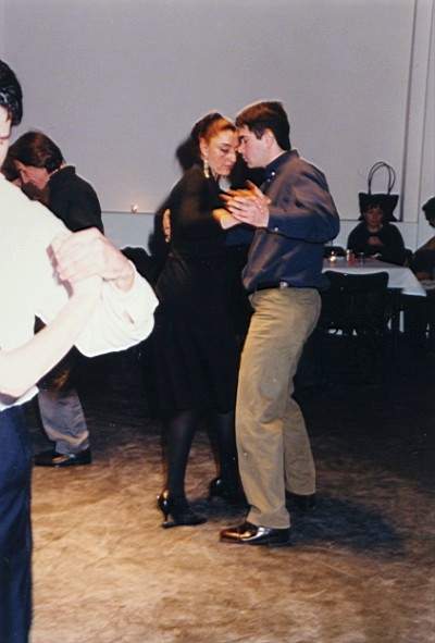 tango_23mar02_a30.jpg (24578 byte)