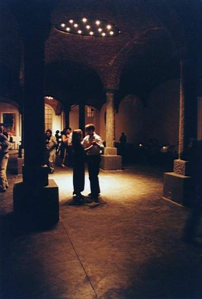 tango_23mar02_b03.jpg (21996 byte)