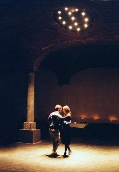 tango_23mar02_b08x.jpg (18530 byte)