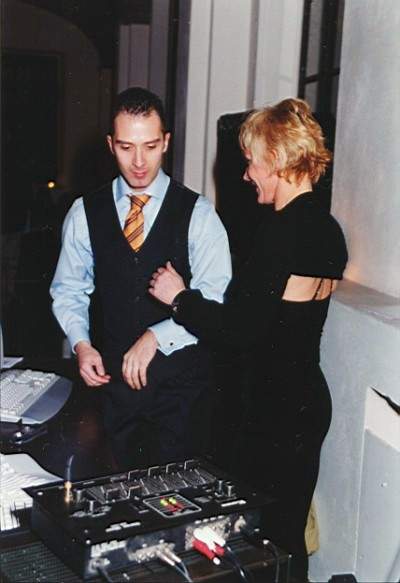 tango_23mar02_b26.jpg (25458 byte)