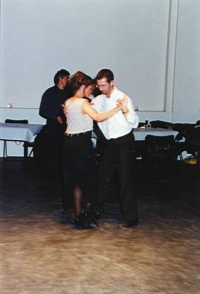 tango_23mar02_b31.jpg (20911 byte)