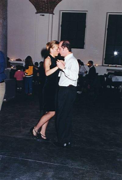 tango_23mar02_b35.jpg (21909 byte)