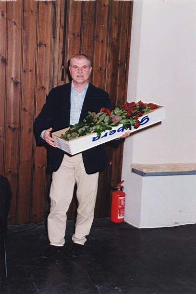 tango_23mar02_e24.jpg (25530 byte)