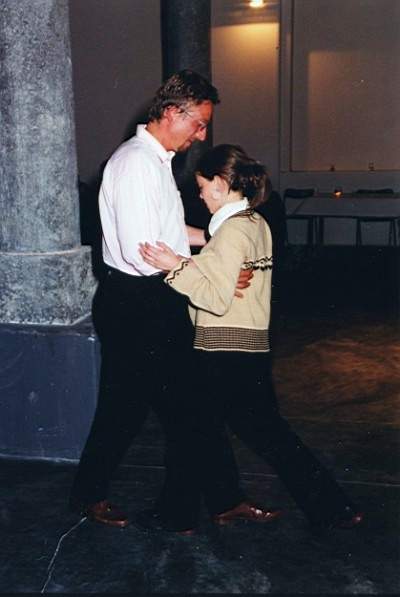 tango_23mar02_e28.jpg (22382 byte)