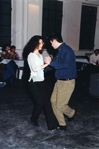 tango_23mar02_e29.jpg (25810 byte)