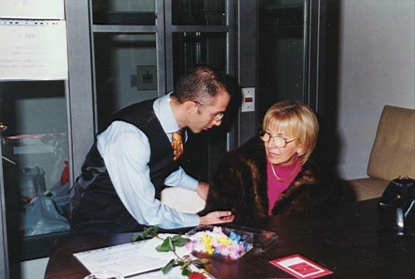 tango_23mar02_e32o.jpg (27730 byte)