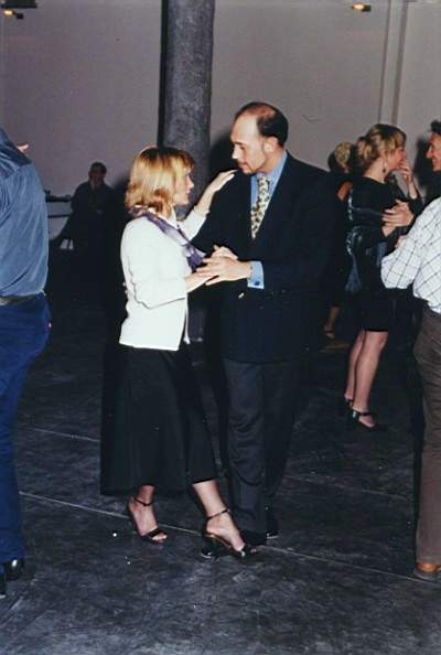 tango_23mar02_e37.jpg (25530 byte)