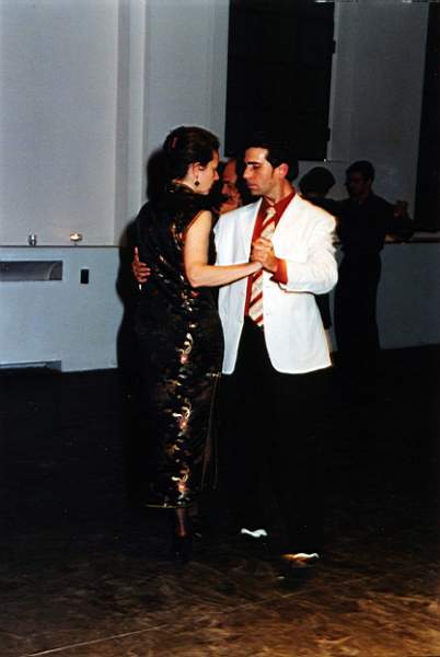 tango_2002mag04_a06.jpg (21173 byte)