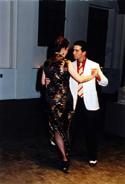 tango_2002mag04_a07.jpg (23780 byte)