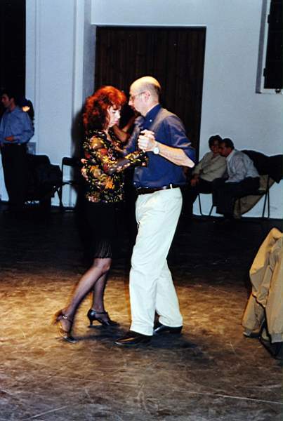 tango_2002mag04_a10.jpg (33062 byte)