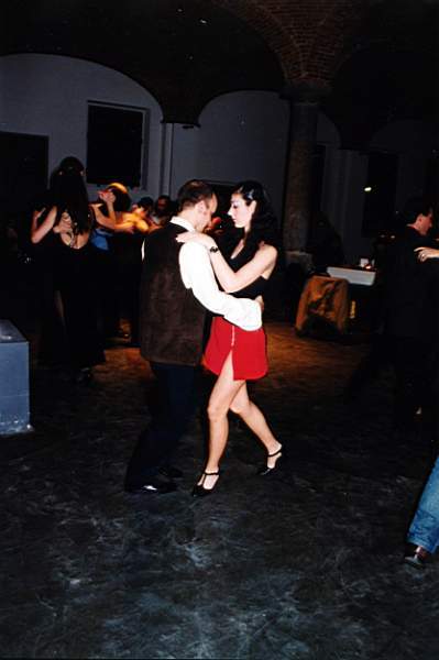 tango_2002mag04_a17.jpg (22583 byte)