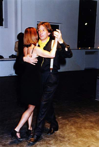 tango_2002mag04_a23.jpg (24056 byte)