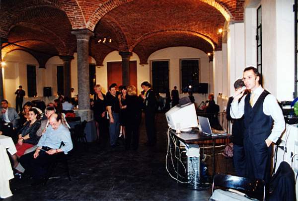 tango_2002mag04_a24.jpg (39658 byte)