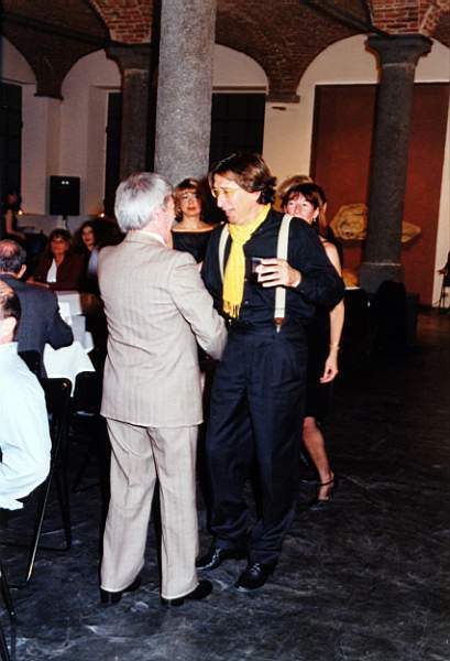 tango_2002mag04_a30.jpg (33572 byte)