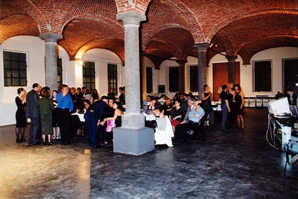 tango_2002mag04_a33.jpg (43889 byte)