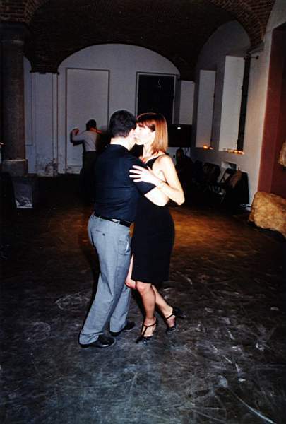 tango_2002mag04_a34.jpg (29456 byte)
