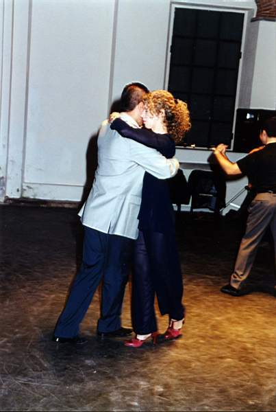 tango_2002mag04_a35.jpg (28849 byte)