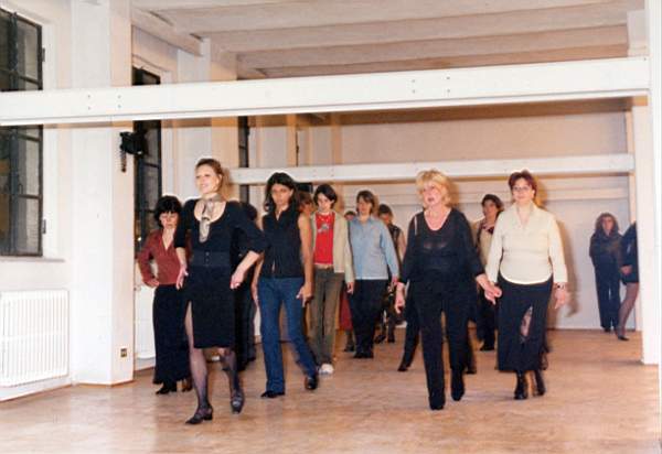 tango_2002mag04_b02.jpg (30445 byte)