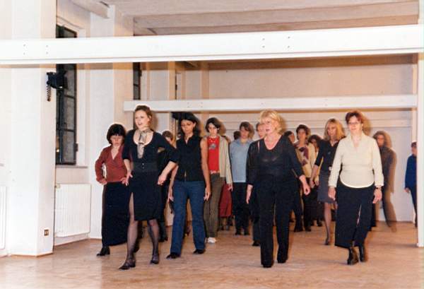 tango_2002mag04_b03.jpg (30110 byte)