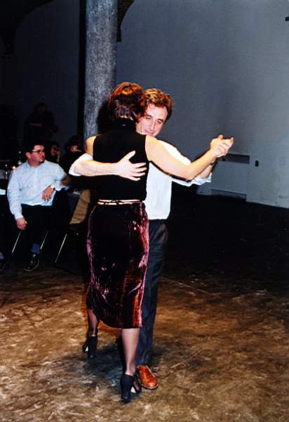 tango_2002mag04_b16.jpg (30584 byte)