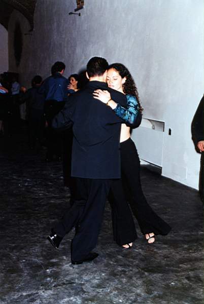 tango_2002mag04_b20.jpg (25545 byte)
