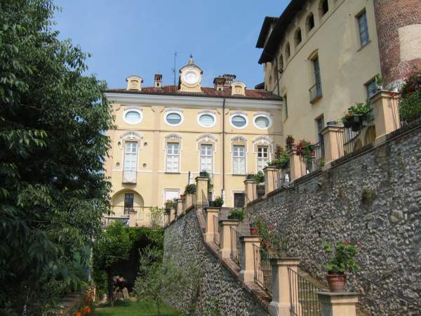 2003lug18_castellengo_022.jpg (50828 byte)