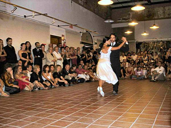 2004.07.17_palazzoferrero_1tangoxlavita_006b.jpg (53212 byte)