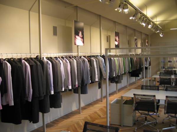 2006.01.12_mi_etro_sonnambulismi_001.jpg (32787 byte)