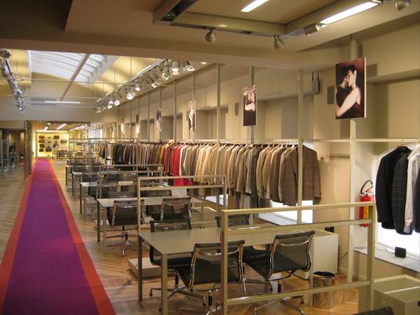 2006.01.12_mi_etro_sonnambulismi_001.jpg (32787 byte)